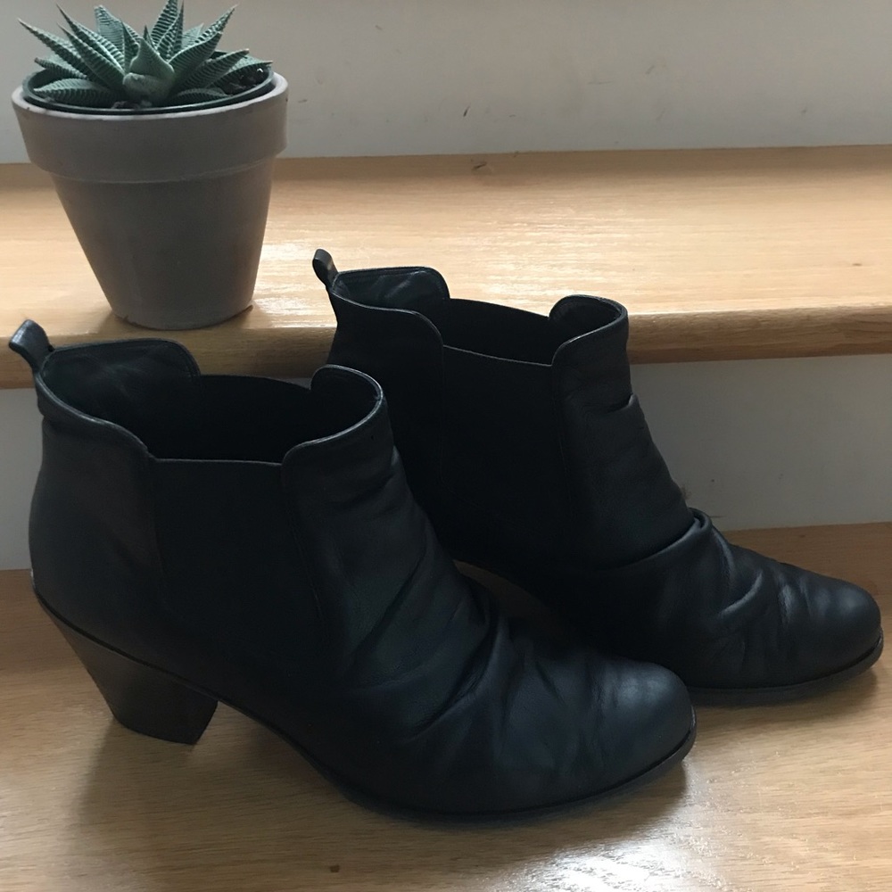 Paul Green Black Leather Ankle Boots 10 (7.5 AUS)